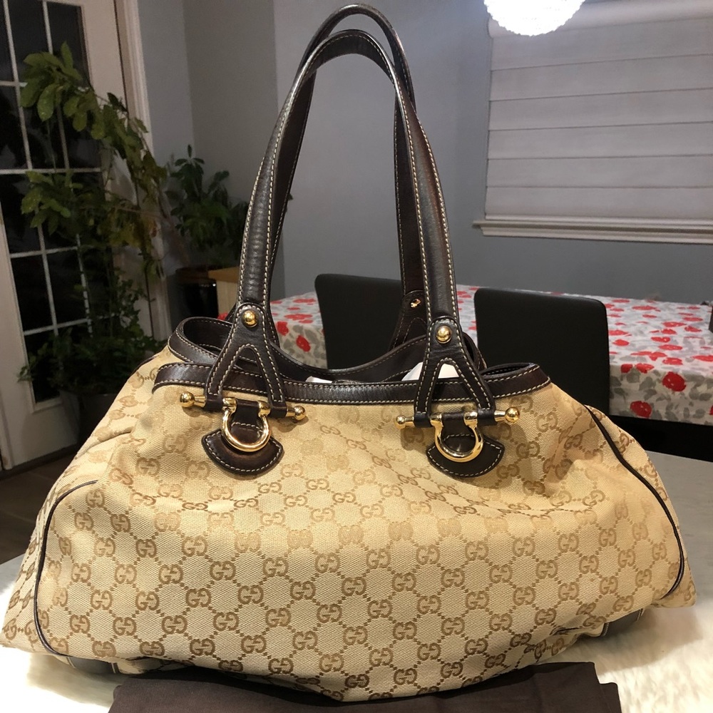 Gucci hobos bag